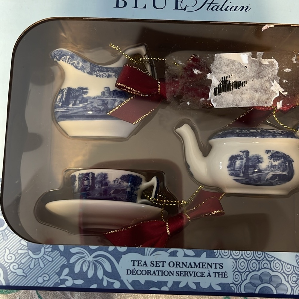 Spode Blue Italian Ornament Set - Picture 3 of 5